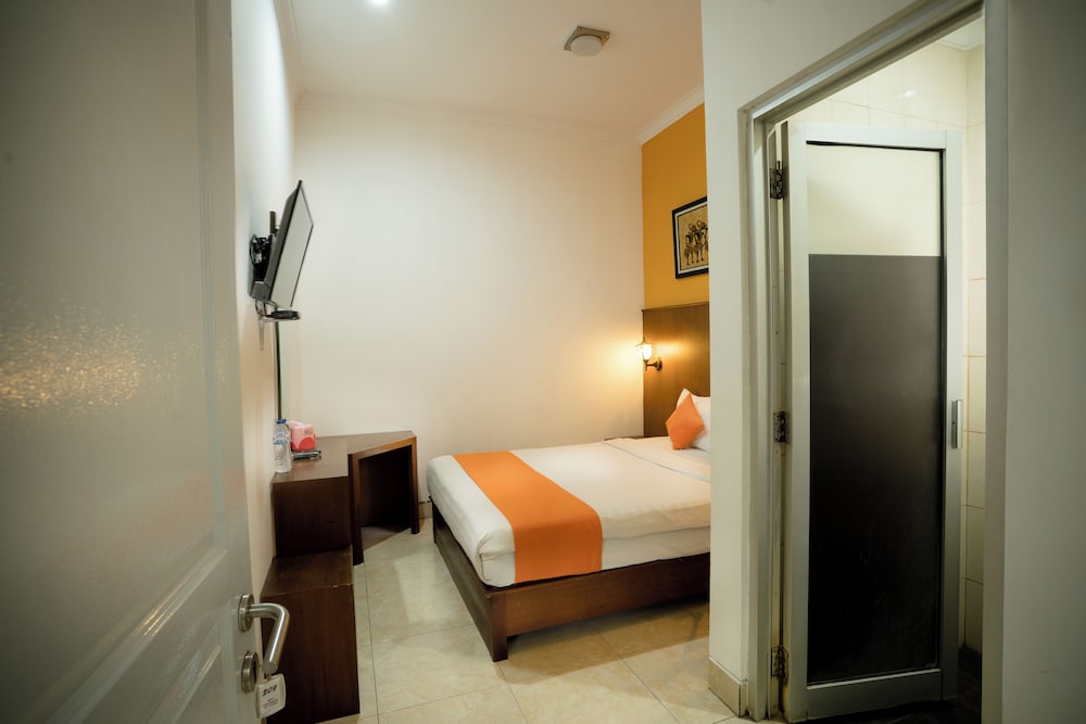 Hotel Poncowinatan - Tugu 16/21