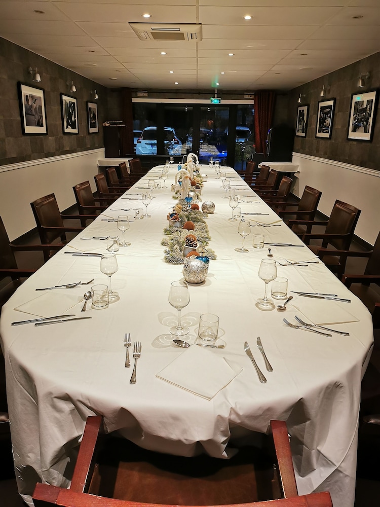Comfort Hotel Cergy Pontoise Comfort FR06 24/36
