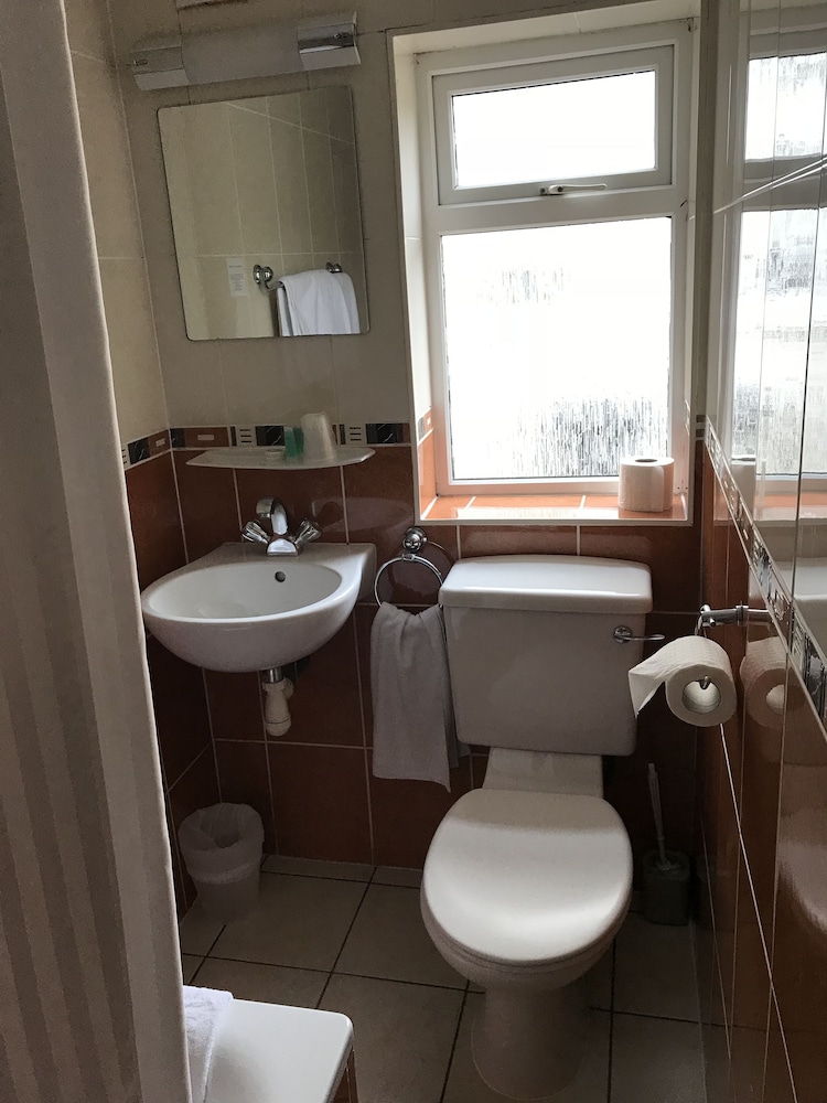 Warwick Lodge 23/24