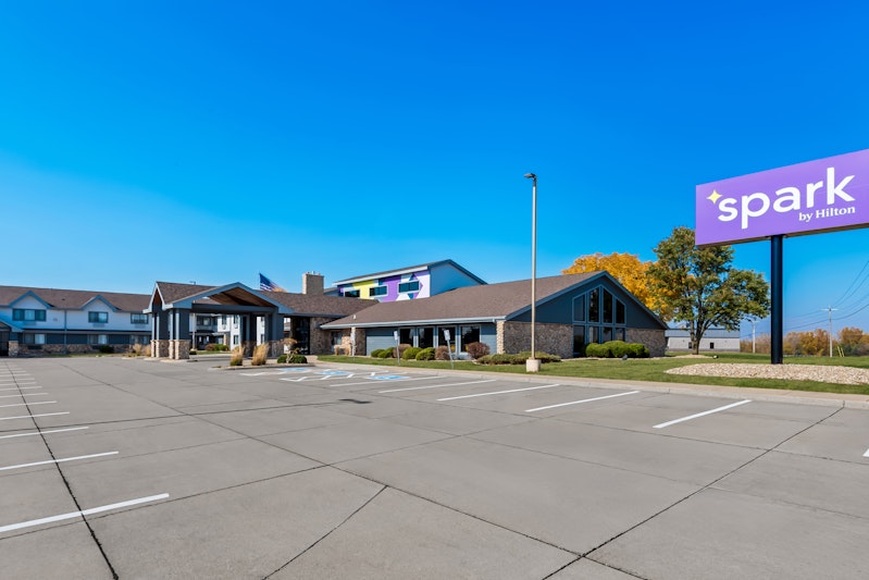 Spark by Hilton Cedar Falls 14/18