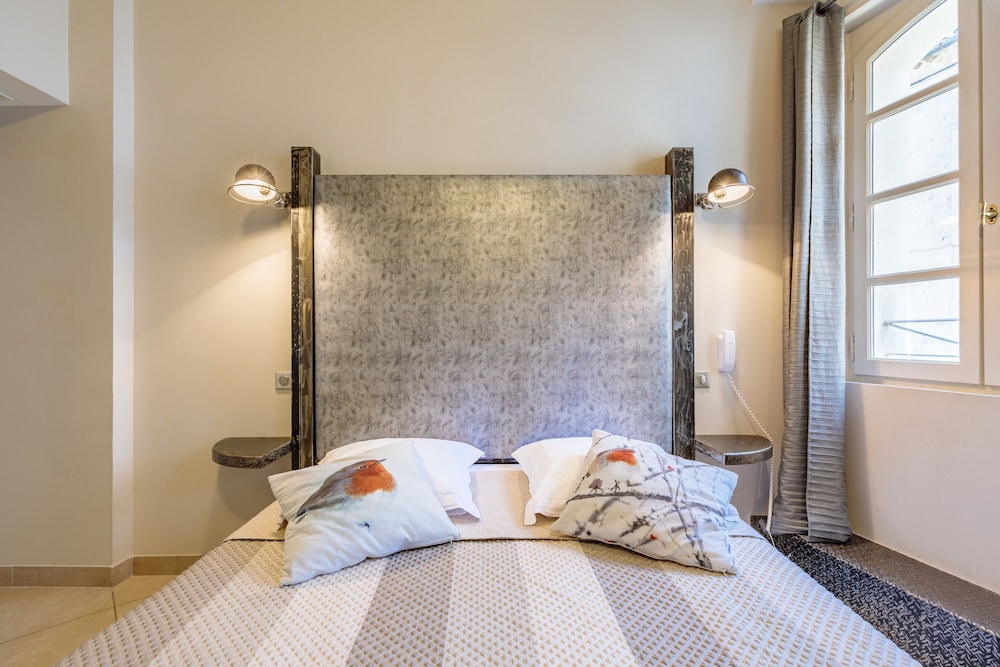 Hotel La Suite 34/75