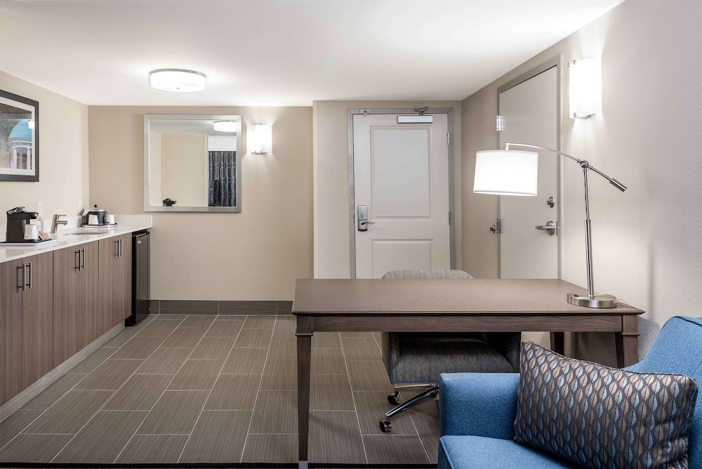 Hampton Inn And Suites Chapel Hill Druham 10/57