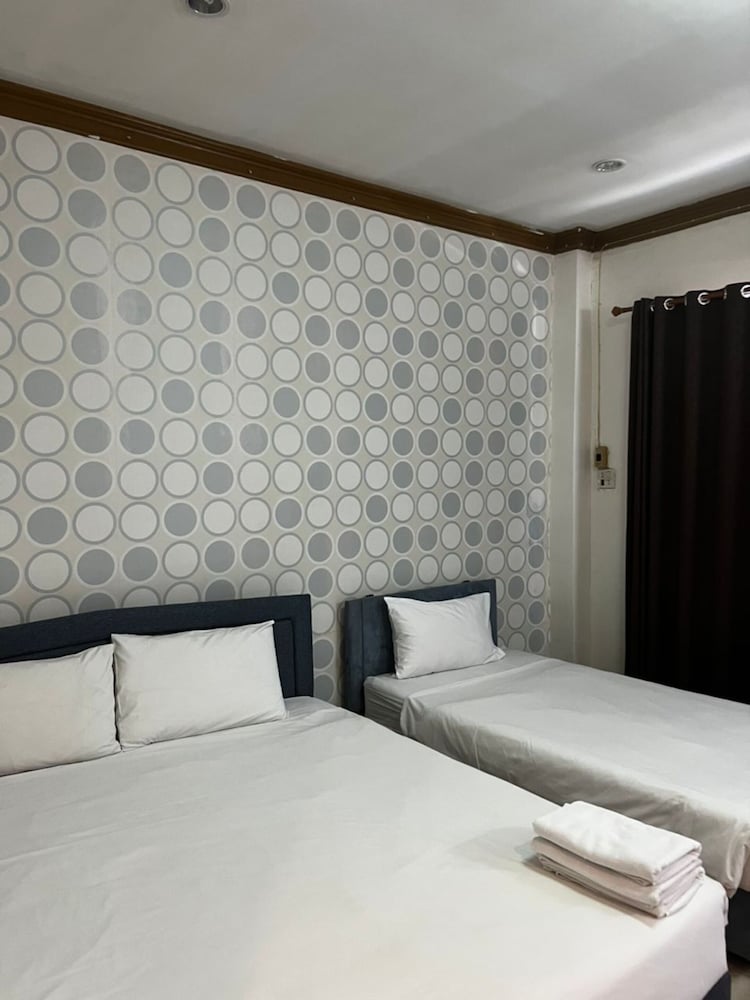 Sandee Room 13/50