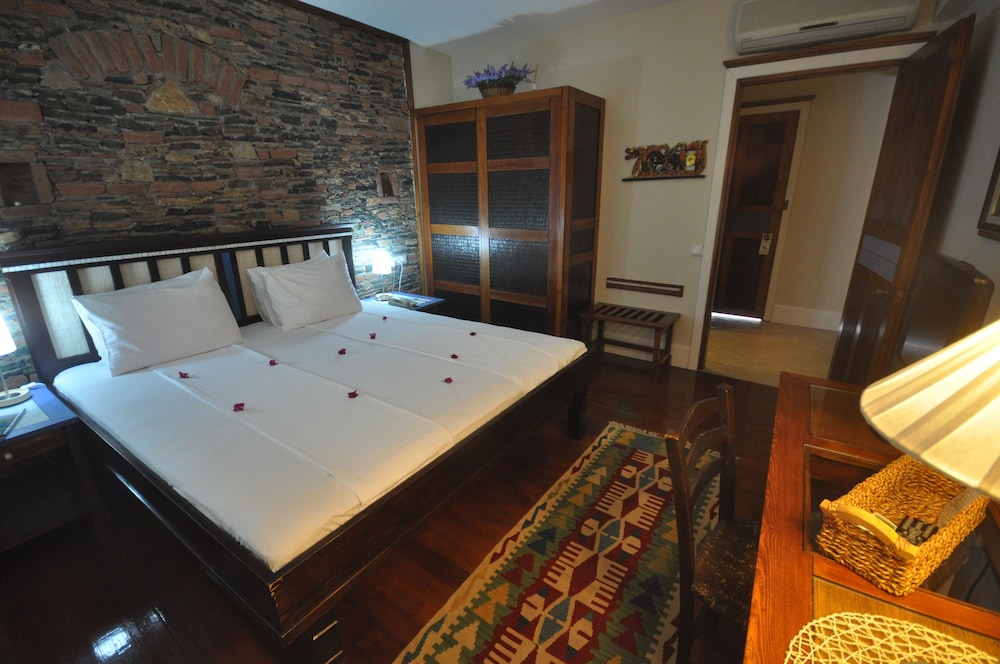 El Vino Hotel Suites photo5