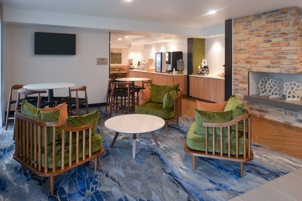 Fairfield Inn & Suites by Marriott Pittsburgh New Stanton 25/37