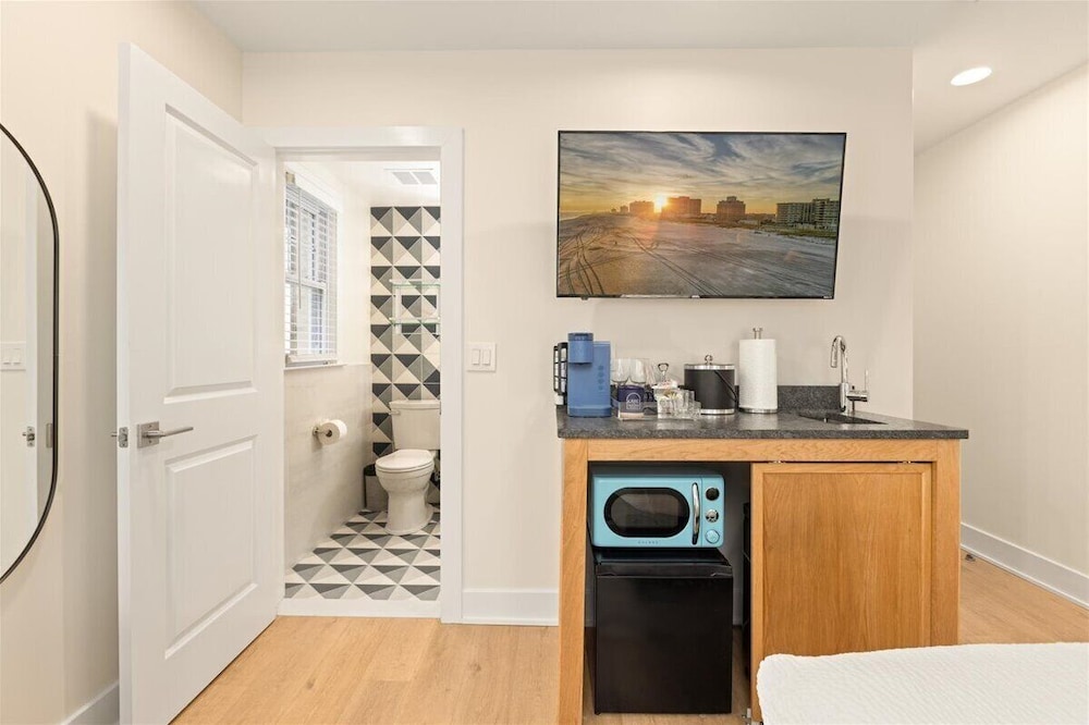 Surrey Beach House 9/50