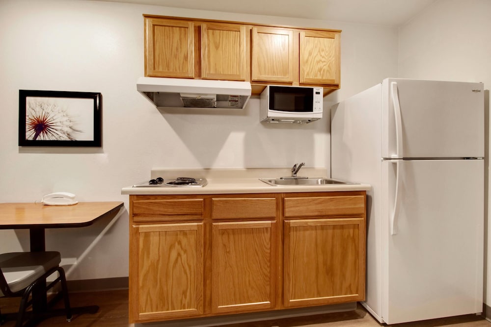 WoodSpring Suites Conroe 24/32