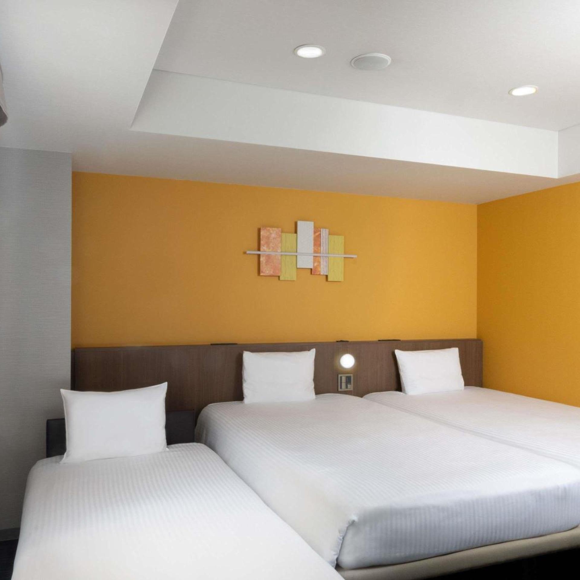 Superior, Twin Beds, Sofa