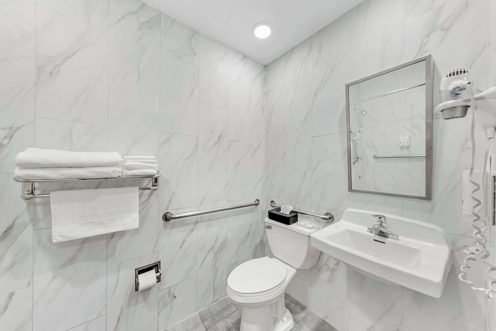 Quality Inn & Suites Sacramento 45/46