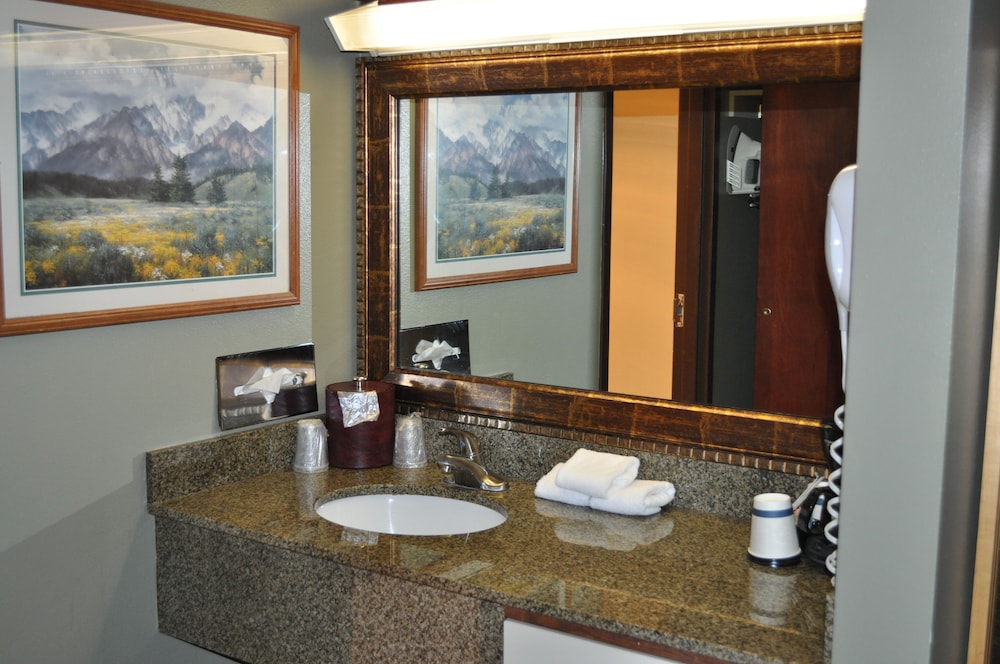 Seaport Inn and Suites 23/38