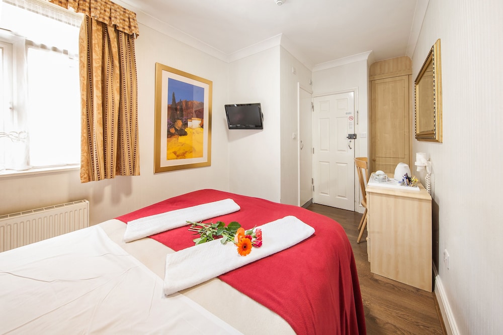 The Fairway Hotel 18/28