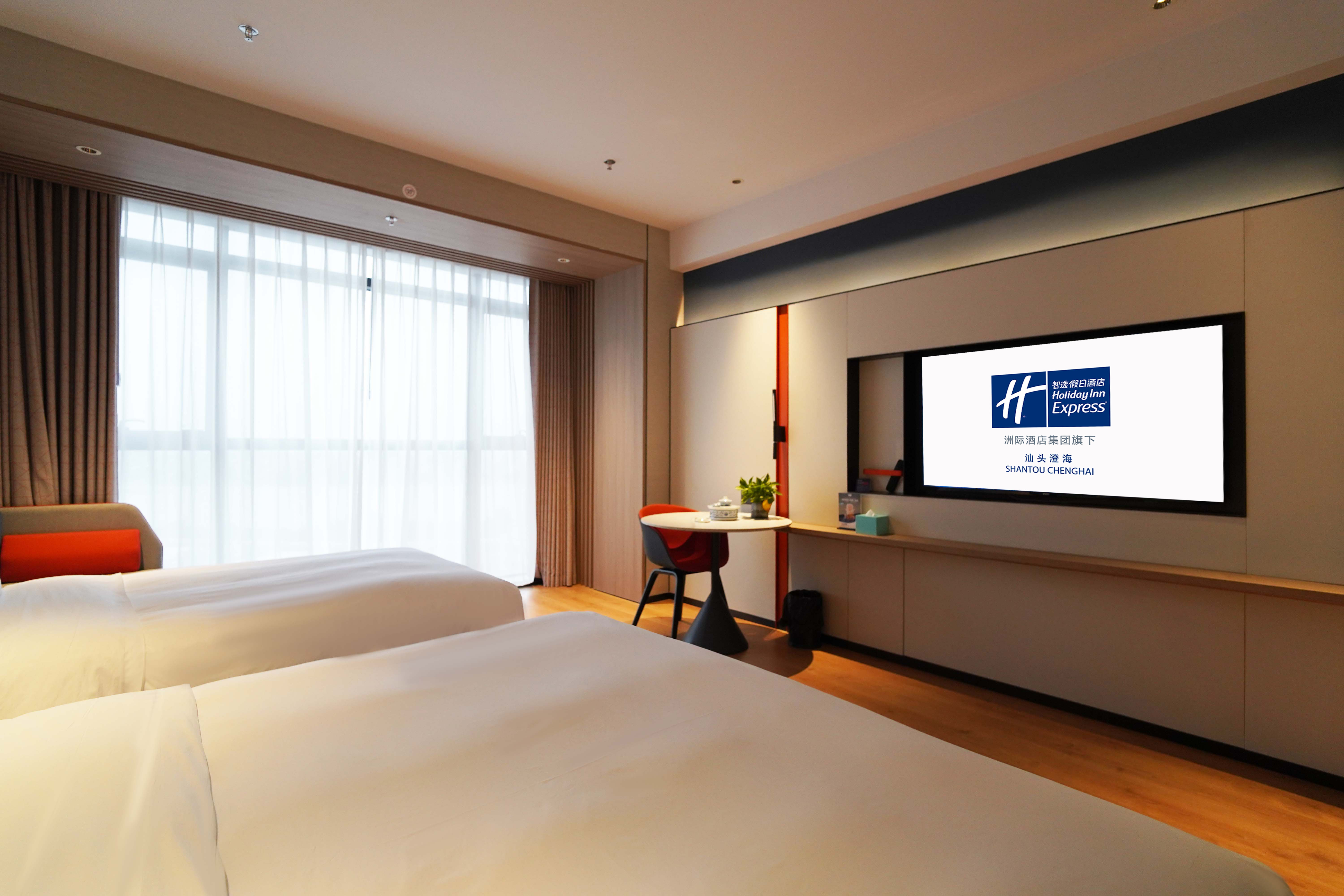 Standard, King Bed, Extra Floor Space