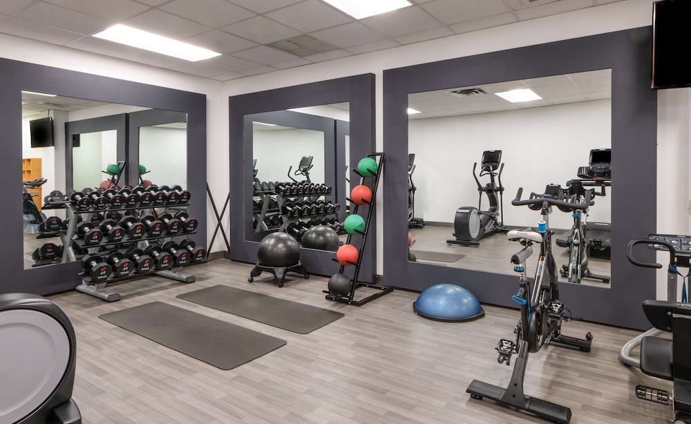 DoubleTree by Hilton Newark Penn Station 25/46