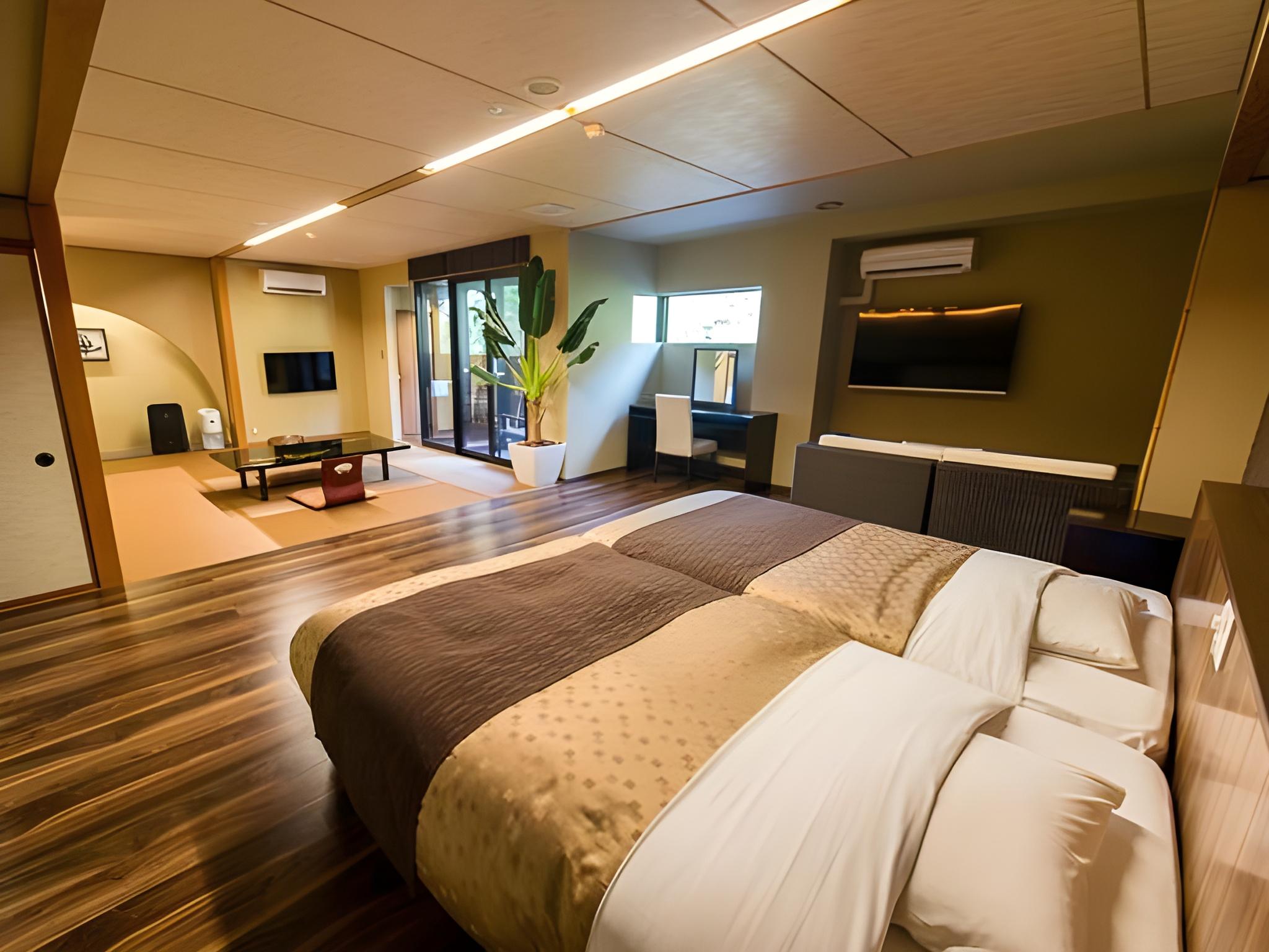 Semi Room, Suite, 2 Semi Double Beds, Smoking