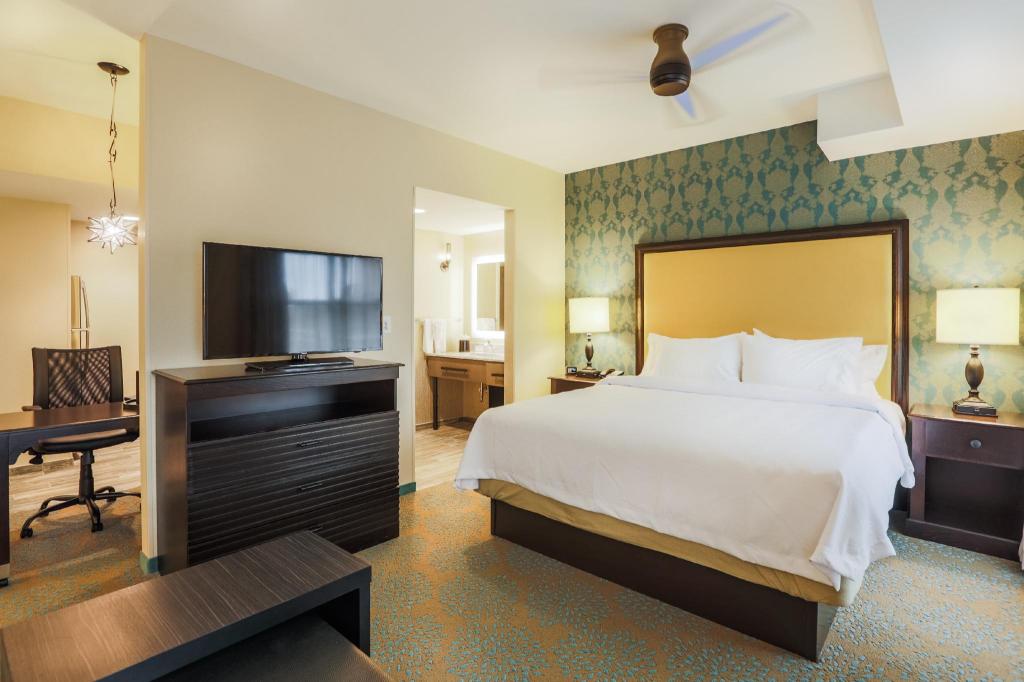 PREMIUM, STUDIO, KING BED, ACCESSIBLE