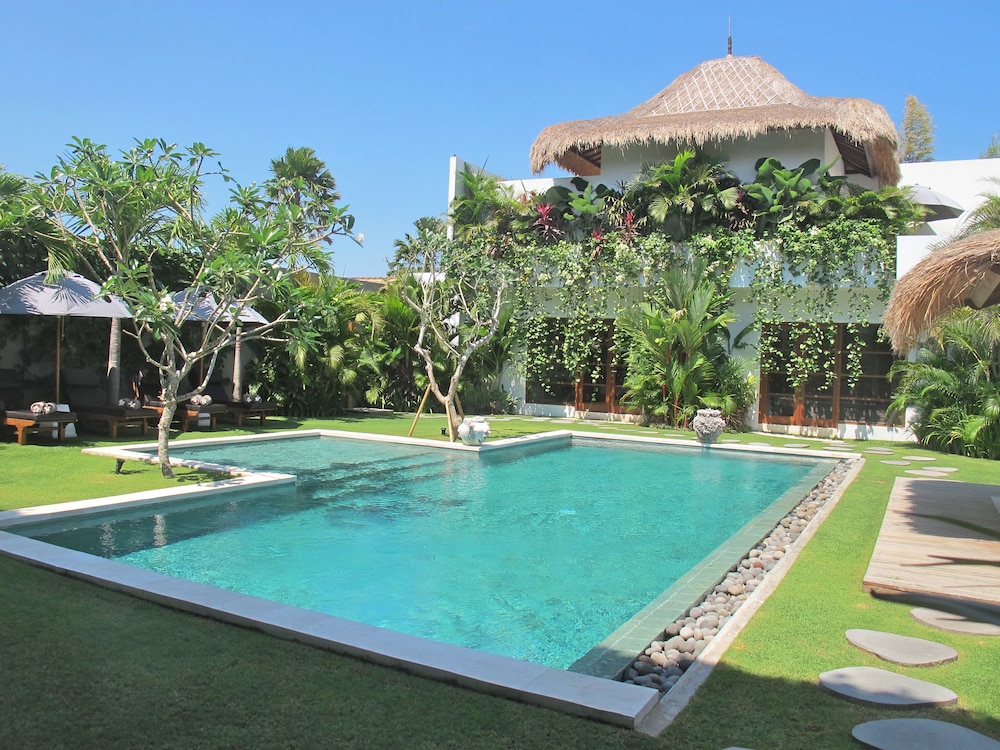 Chocolat Villas Seminyak 33/37