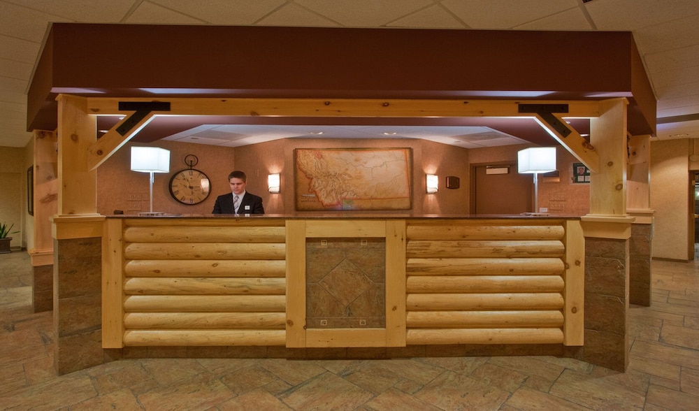 Field & Stream Lodge Bozeman 8/53