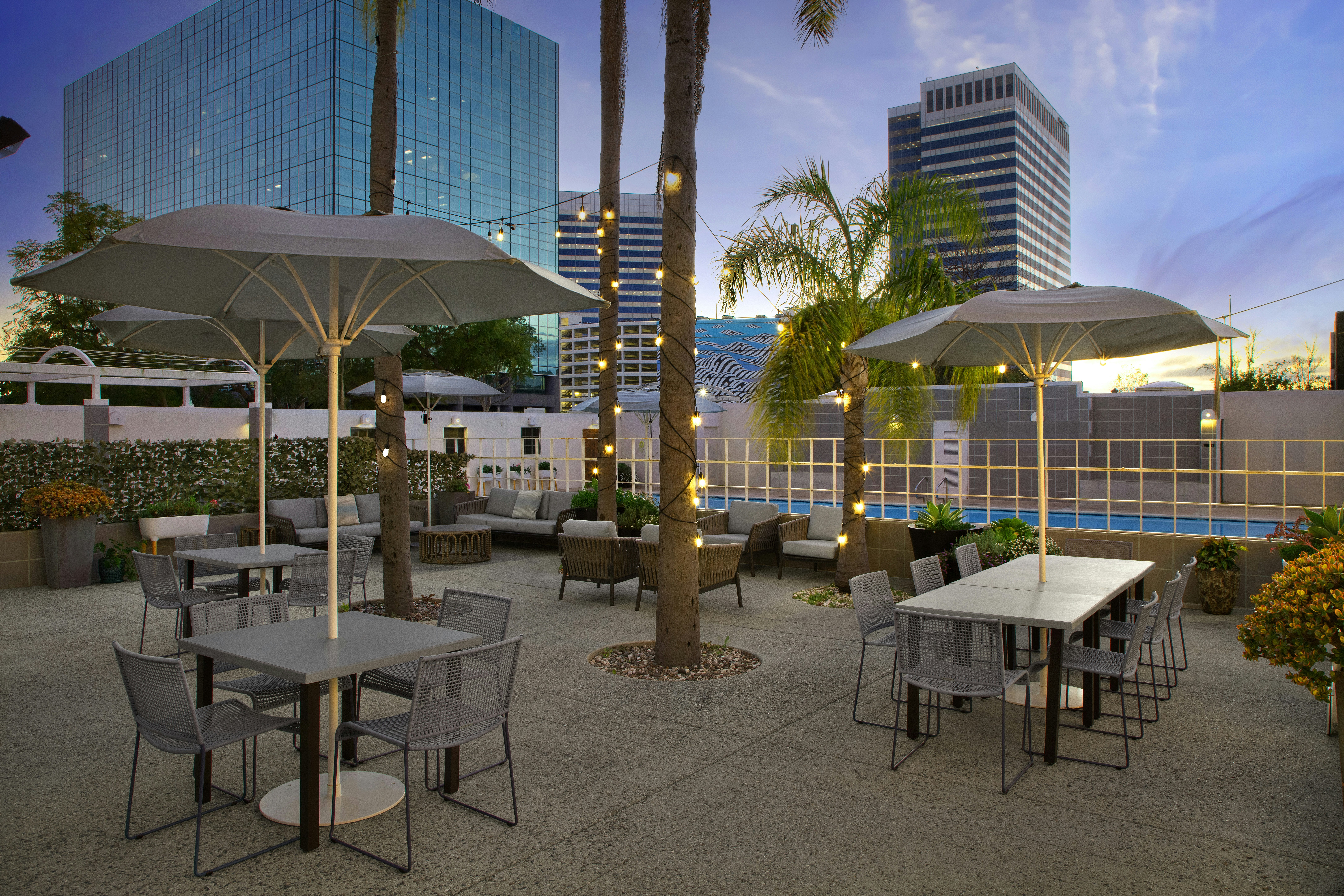 DoubleTree by Hilton Hotel LAX - El Segundo 56/84
