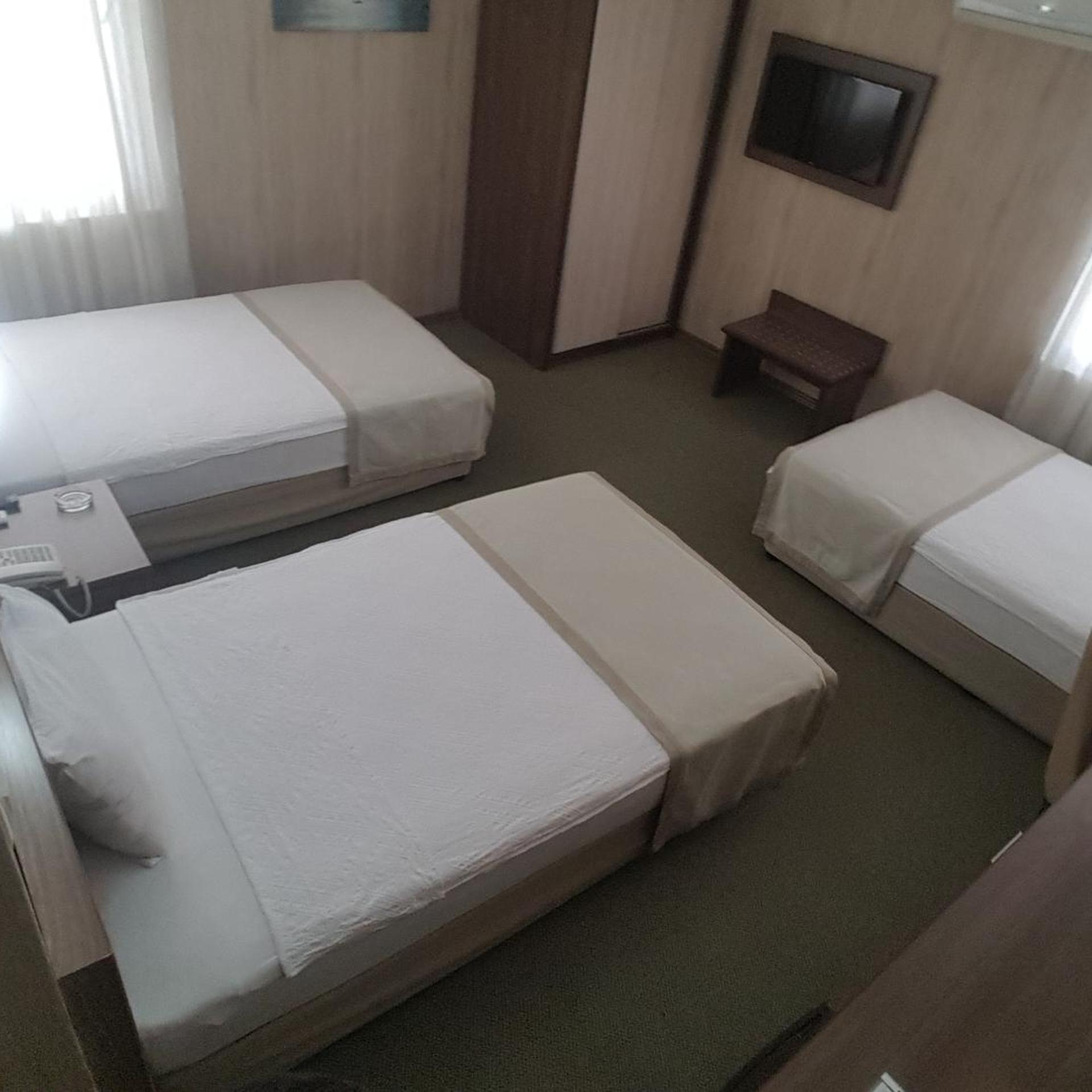 Room, Triple