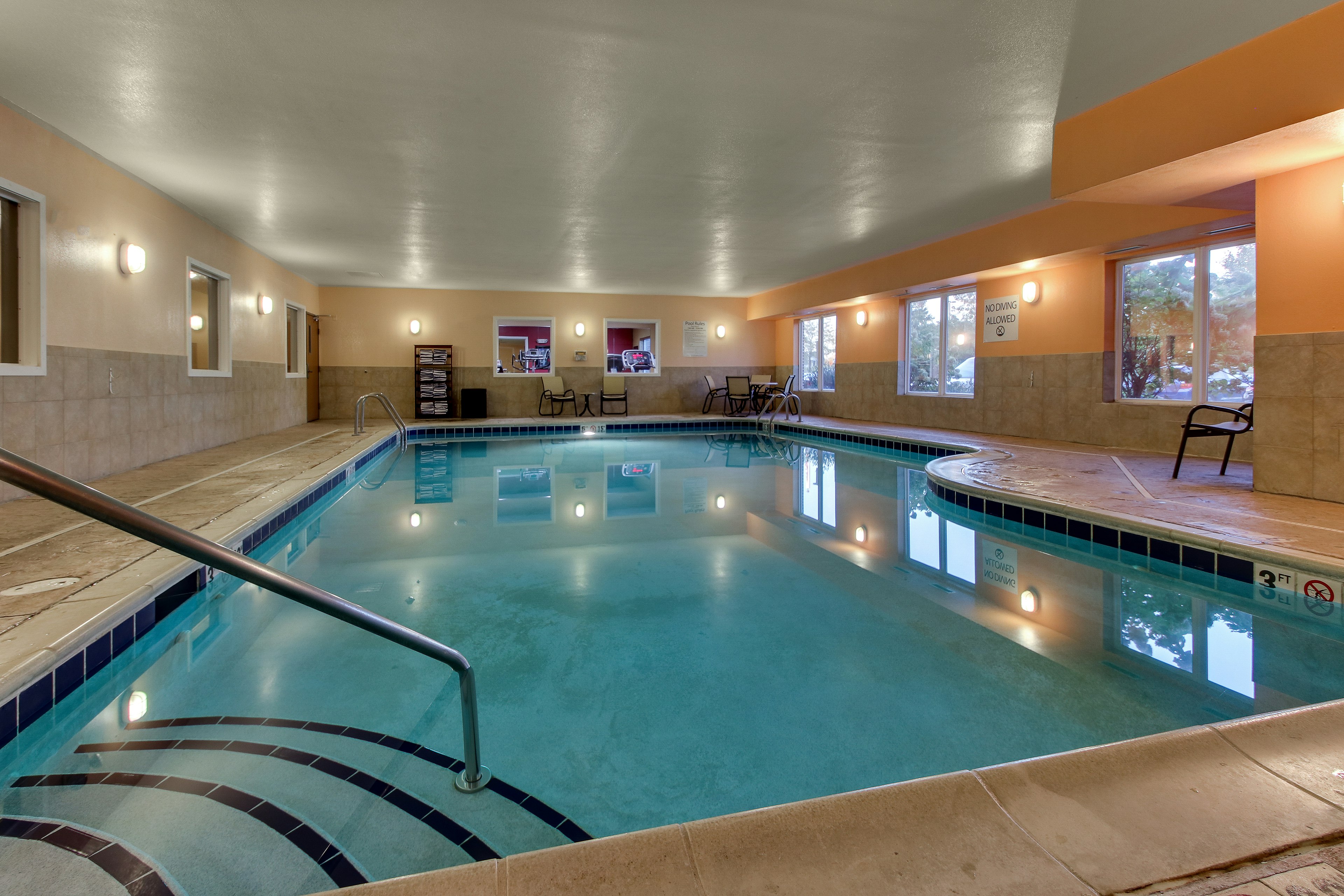 Holiday Inn Express Hotel And Suites Lancaster Lititz 40/73