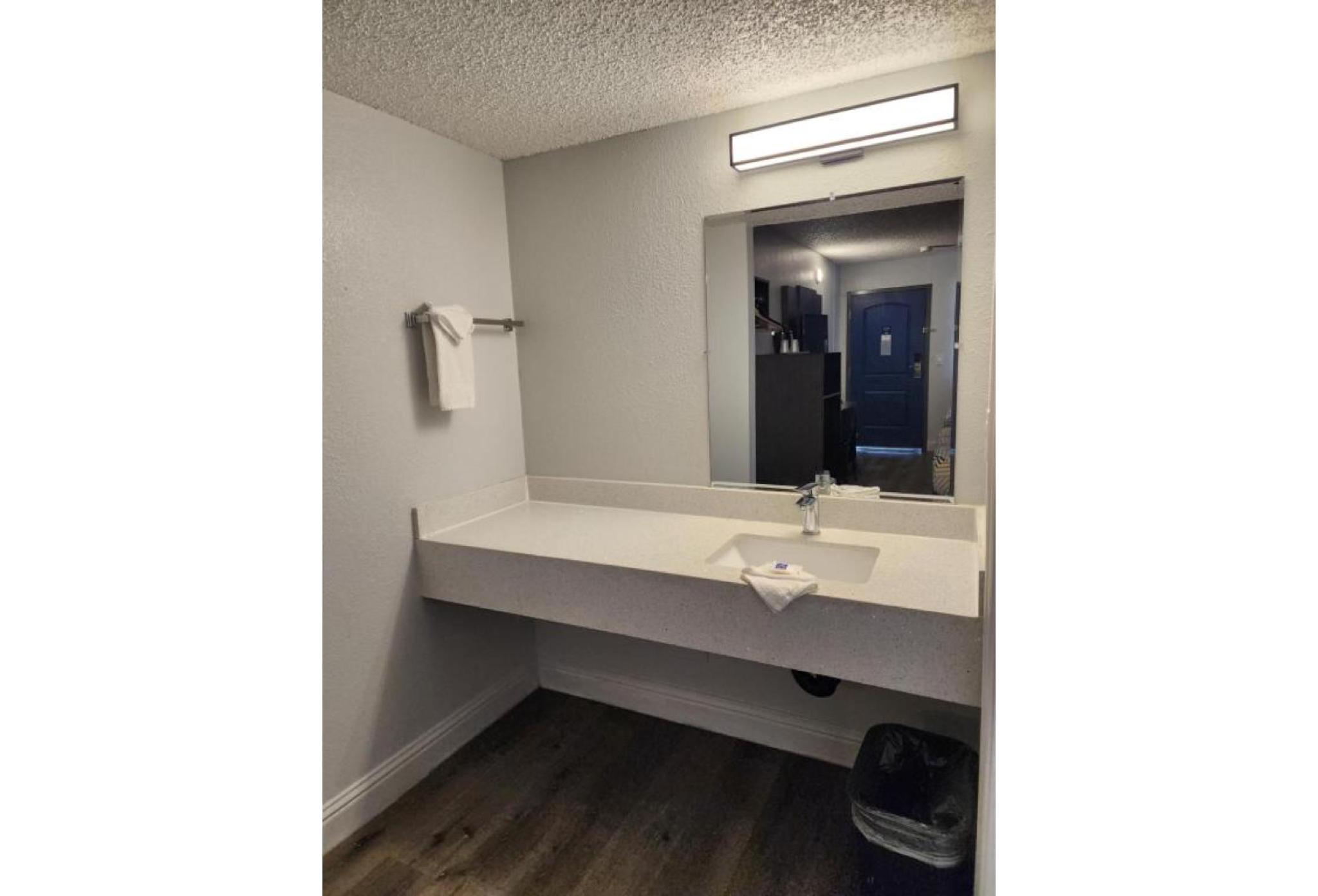 Motel6 Sacramento, CA – Natomas & SMF Airport 33/34