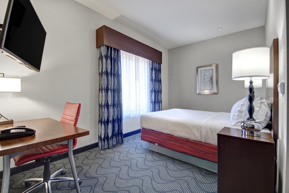 Holiday Inn Express Hotel Amp Suites Oklahoma City North 17/50