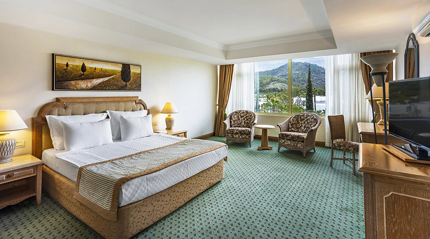 Comfort Deluxe Suite Land View