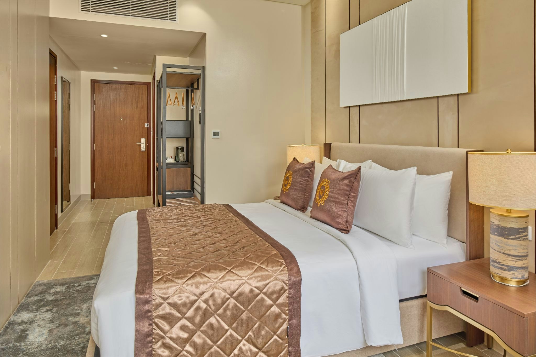 STANDARD, QUEEN BED