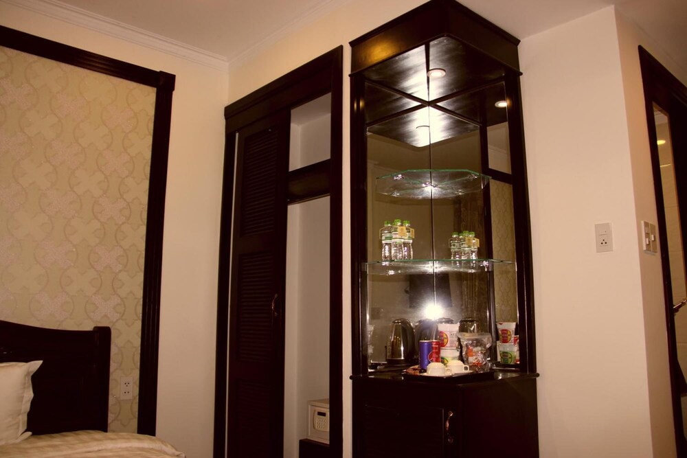 Royal Hotel Dalat 7/57