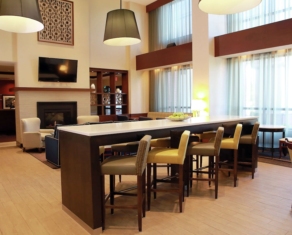 Hampton Inn and Suites by Hilton Laval 64/71