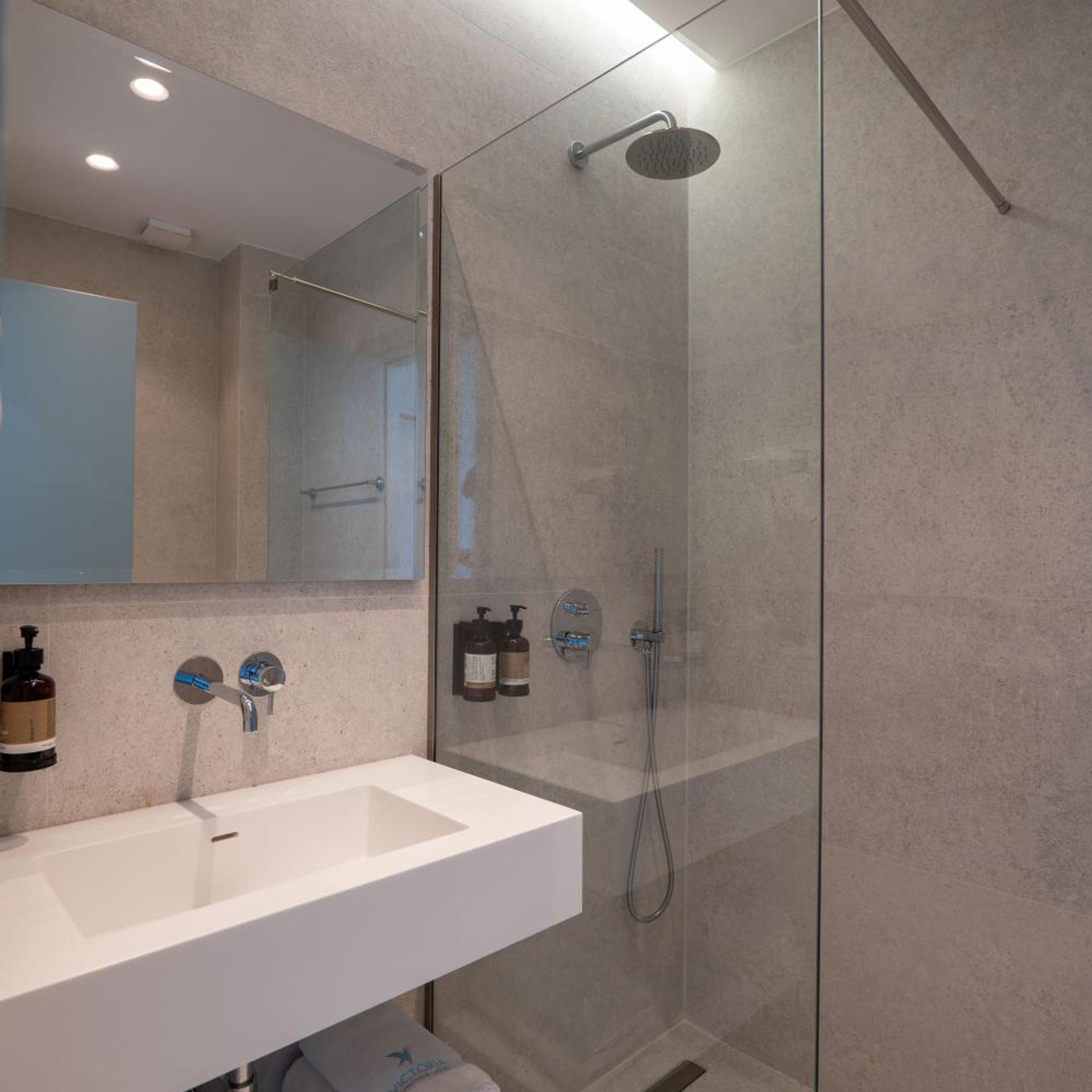 Victoria Boutique Hotel 52/57