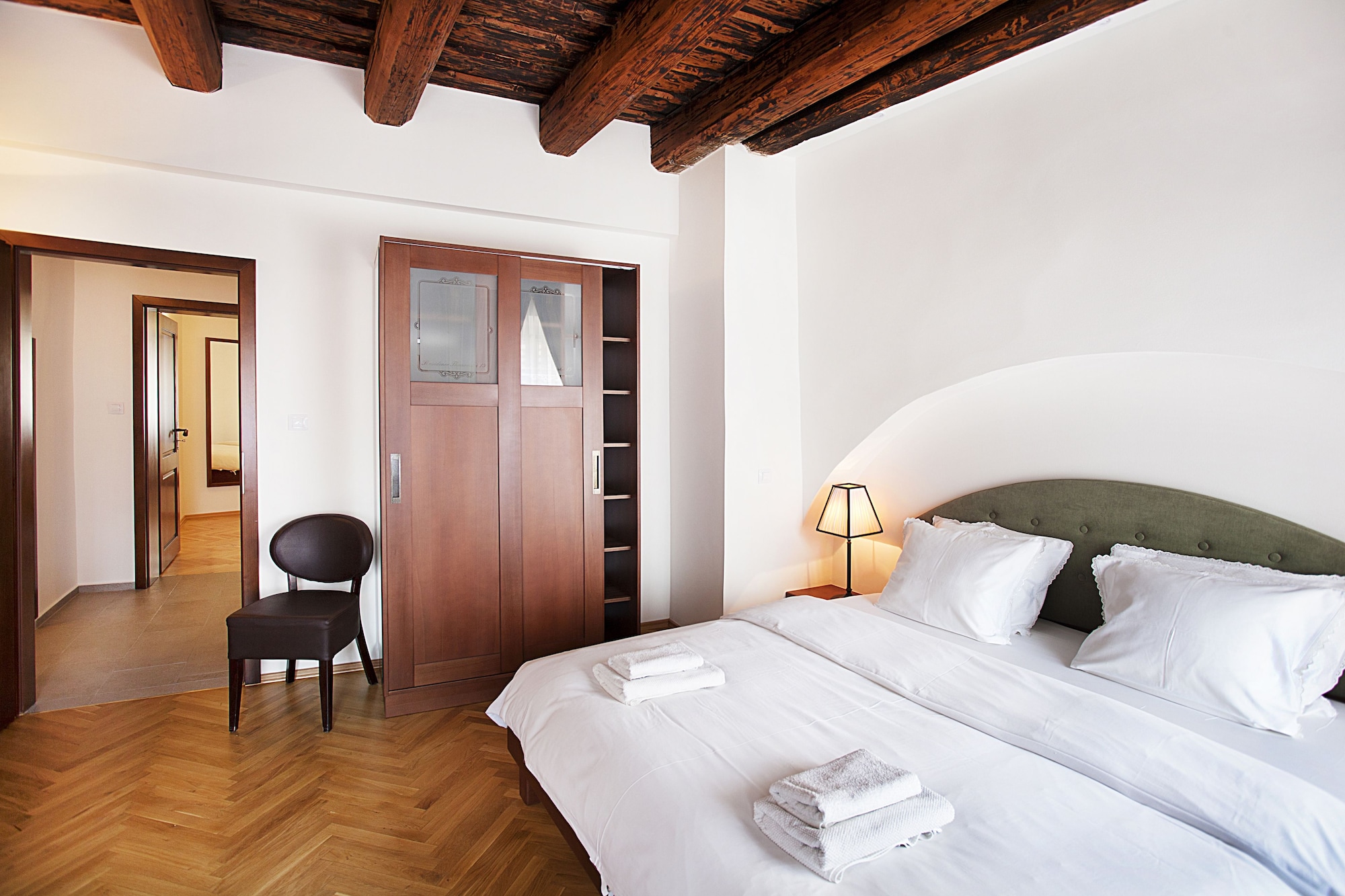 2 BEDROOMS, APARTMENT