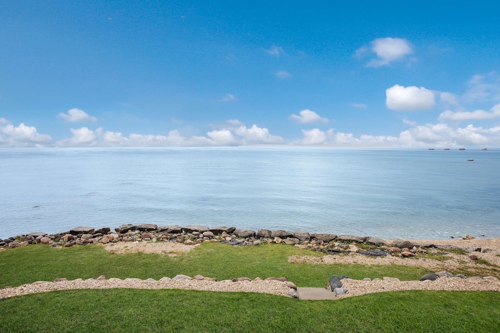 Best Western Harbour Pointe Lakefront 2/37
