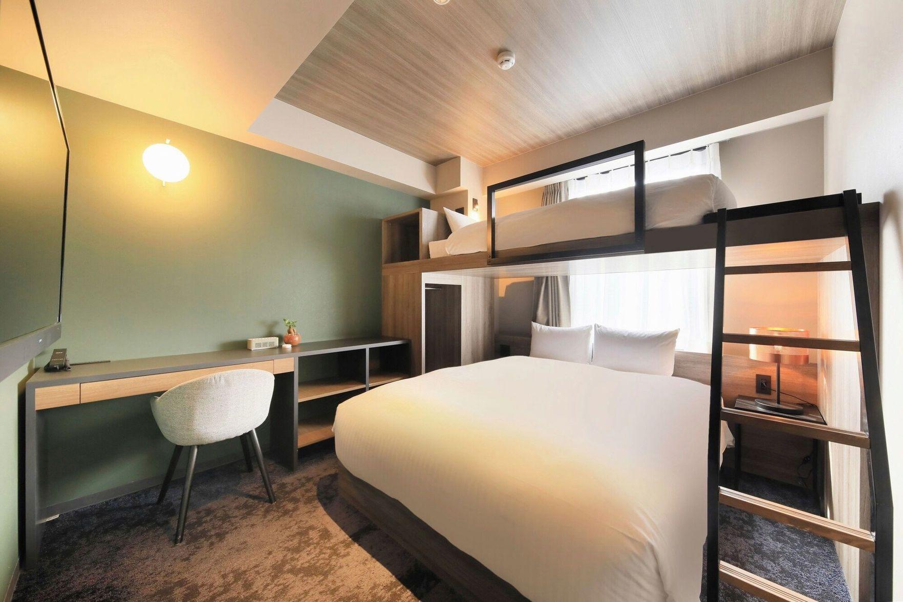 Moderate, Bunk Bed, Queen Bed