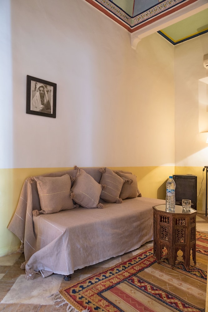 Riad Sasha 26/38