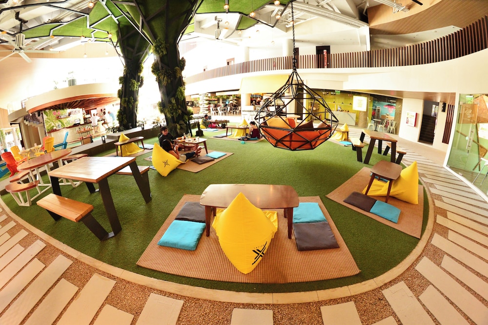 Hue Hotels Resorts Boracay 64/67