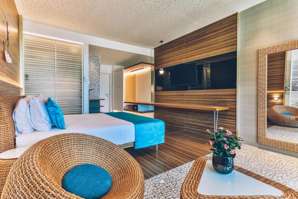 Deluxe, Double or Twin Bed, Sea View, Priority Location