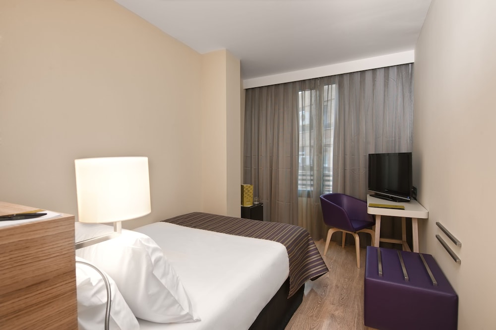 Exe Moncloa Hotel 17/70