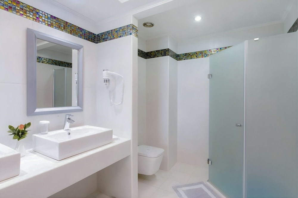 Atrium Platinum Luxury Resort 50/50