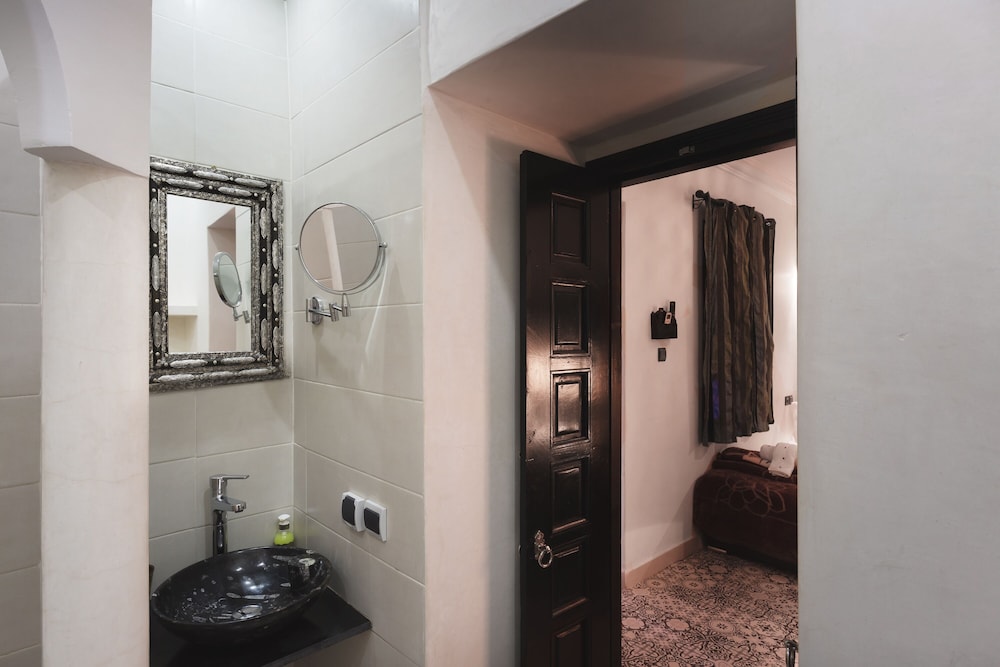 RIAD AFRICA 77/80