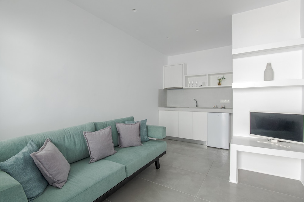 Alexandros Studios And Apartments 52/76