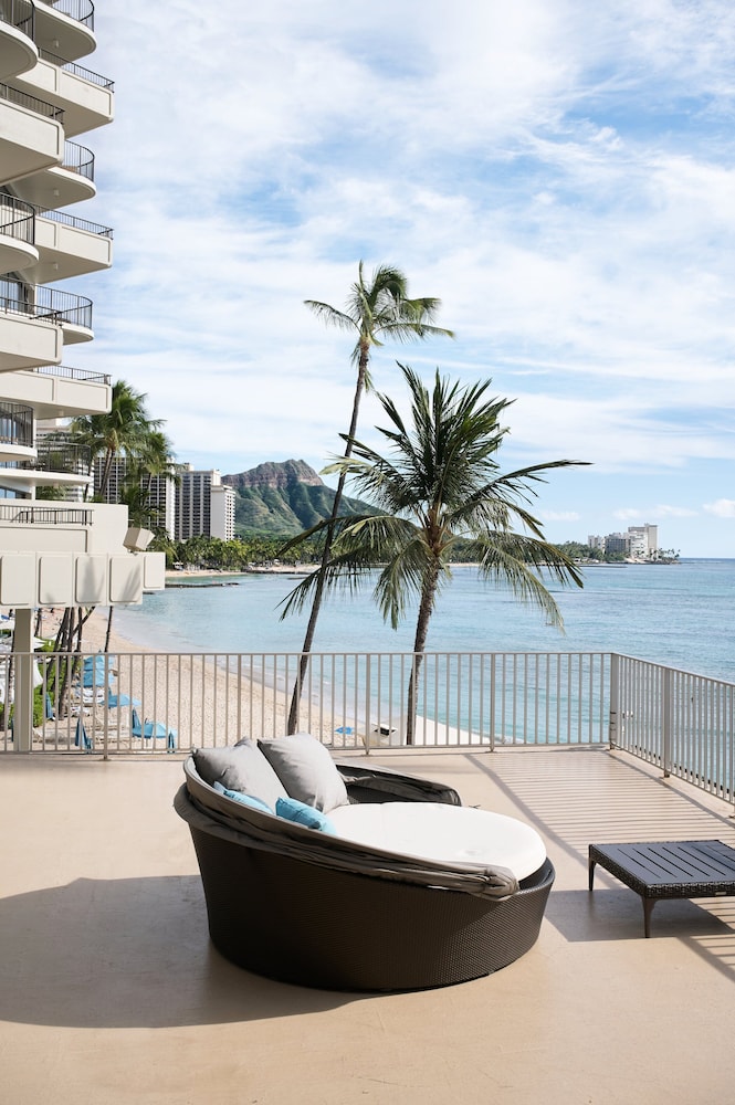 OUTRIGGER Waikiki Beach Resort 10/88