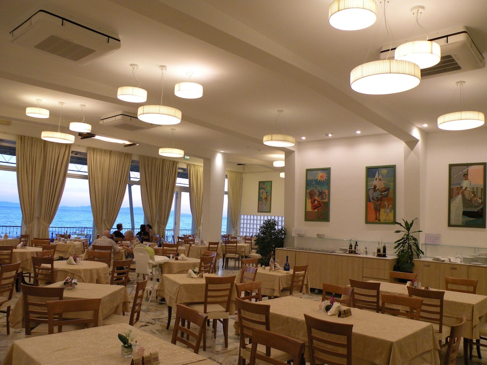 Hotel Parrini 33/50