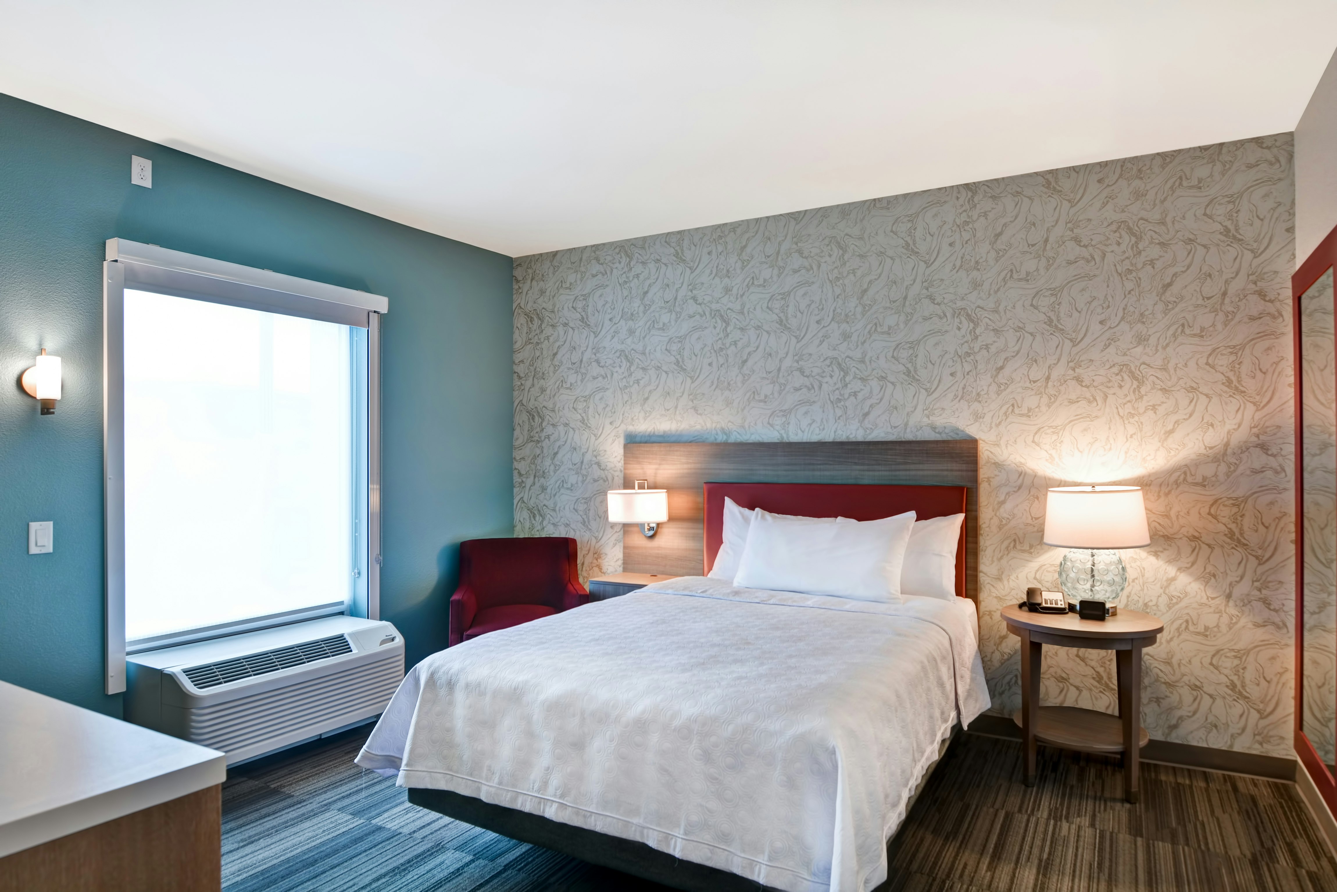 SUITE, QUEEN BED, ACCESSIBLE