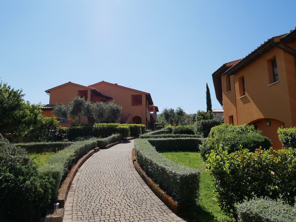 Borgo Etrusco S.P.A. 26/35