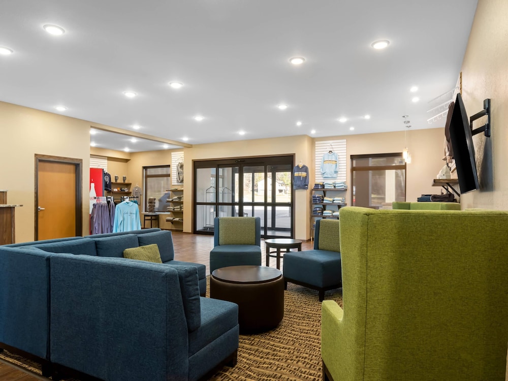 Comfort Inn and Suites Munising - Lakefront 29/49