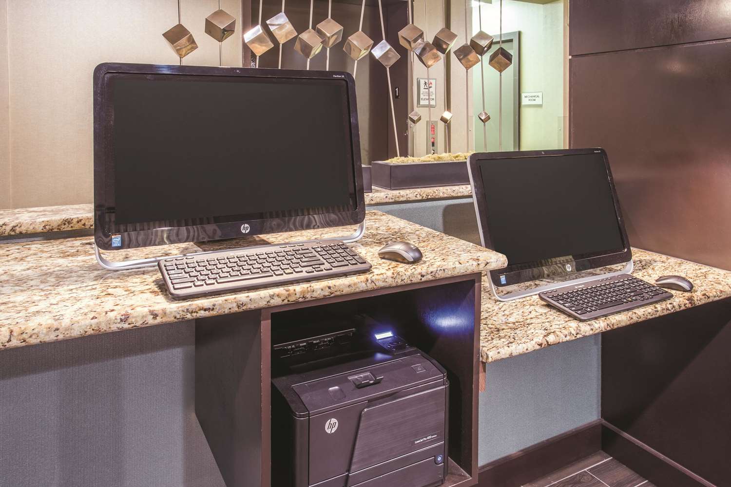 La Quinta Inn and Suites by Wyndham O Fallon, IL - St. Louis 31/37
