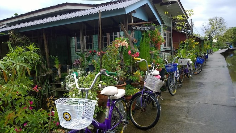 Cast Away Homestay 10/50