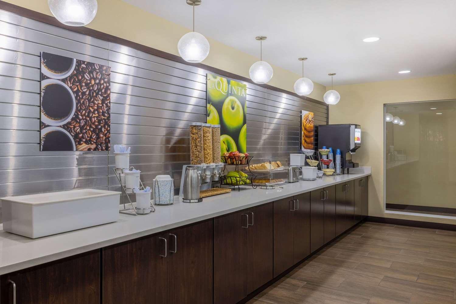 La Quinta Inn & Suites by Wyndham Artesia 5/58