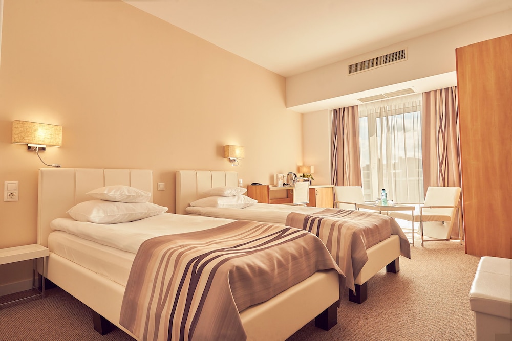 Continental Forum Constanta 23/33